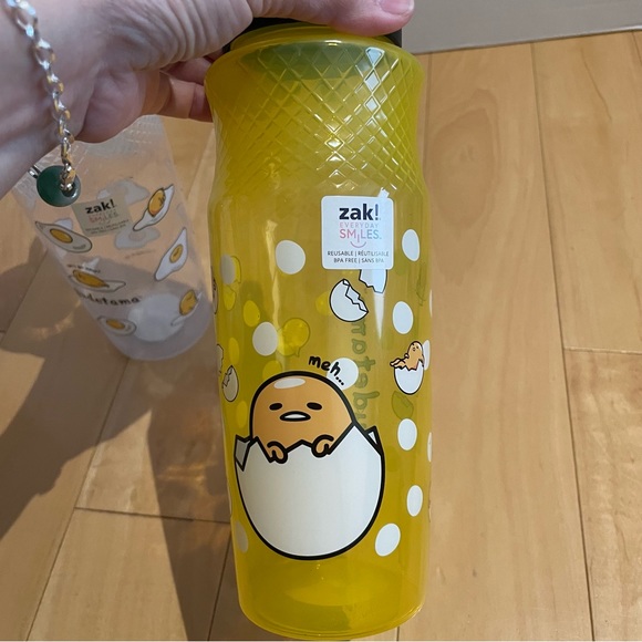 2 new sanrio gudetama 30oz bottles - Picture 4 of 6